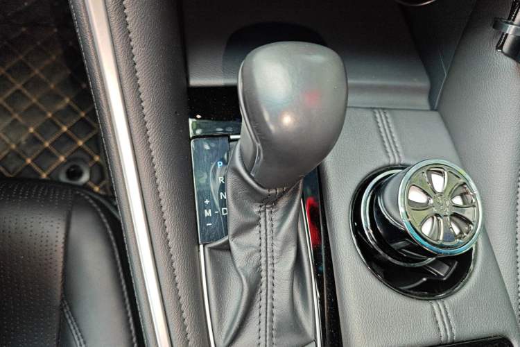 Used Toyota Avalon 2023 2.0L XLE Deluxe Edition
