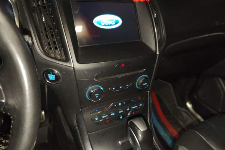 Used Ford Edge 2017 EcoBoost 245 Two-Wheel-Drive Sporty 7-Seater