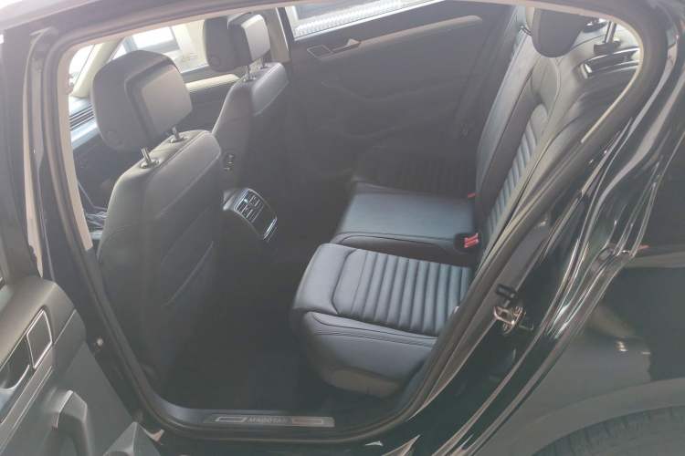 Used Volkswagen Magotan 2017 330TSI DSG Leading Model Left Front Seat