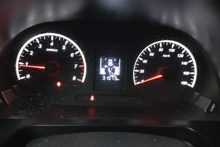 Used FORTHING Lingzhi 2022 M5L 1.6L Utility Model 7 Seats