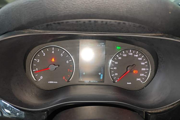 Used BYD Song MAX 2019 1.5T Automatic Smart Connect Ruiyi Sunroof Model 7 Seats China VI Standard Instrument Cluster