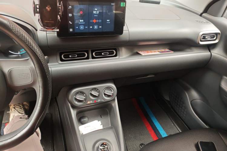 Used Wuling Hongguang New Energy 2024 All-Electric Model 300KM Standard Version Audio And AC Panel