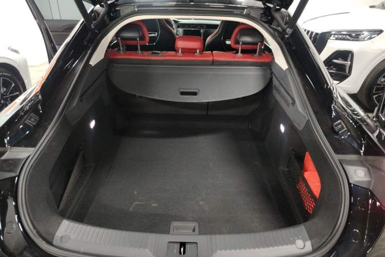 Used Hongqi H6 2023 2.0T Zhiyi Version Trunk