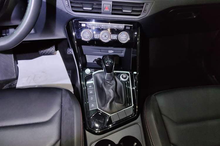 Used Volkswagen Tayron 2019 330TSI Two-Wheel-Drive Luxury Plus China VI Standard