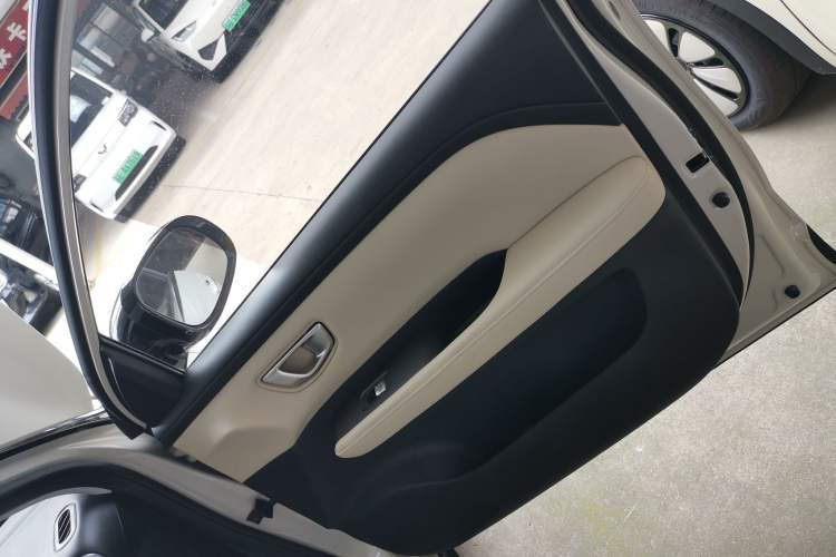 Used Wuling Bingo PLUS 2024 330 km Range Five-Seater Version