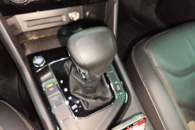 Used Volkswagen Tiguan L 2019 330TSI Automatic Two-Wheel Drive Panoramic Comfort Edition China VI Standard
