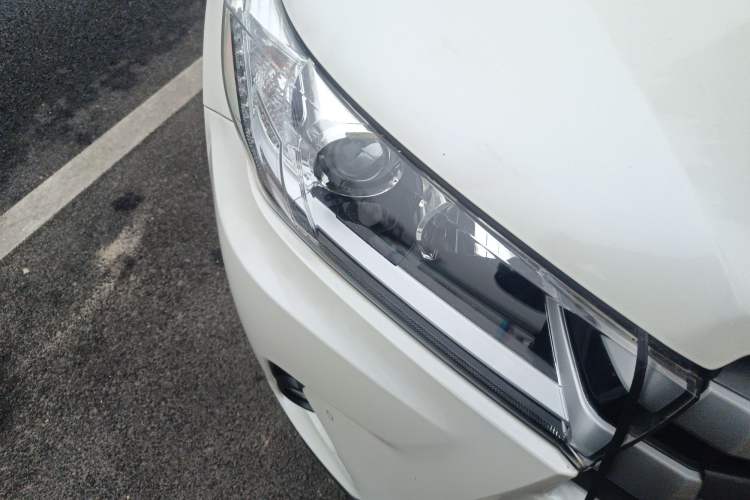 Used Toyota Highlander 2018 2.0T Two-Wheel-Drive Luxury Edition 7 Seats Emission Standard China V
