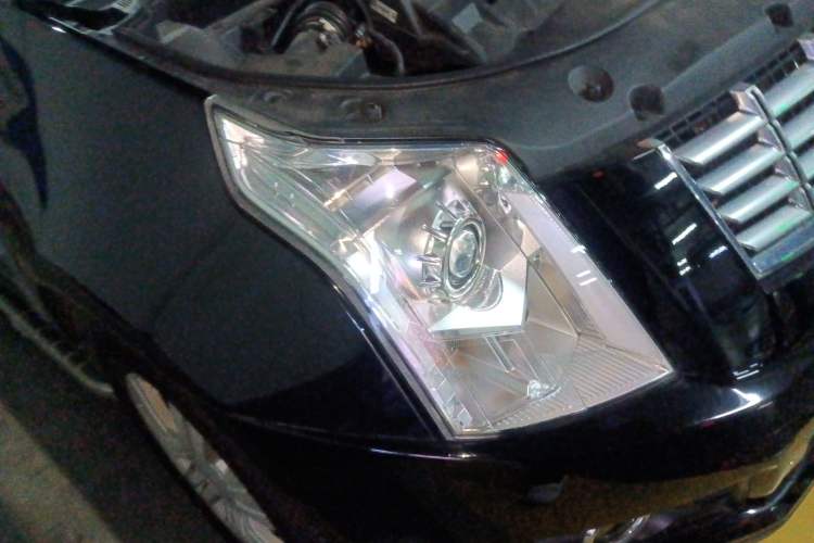 Used Cadillac SRX 2015 3.0L Elite Model Right Front Headlight