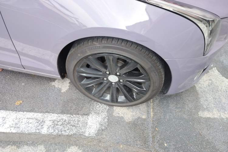 Used Cadillac ATS-L 2017 28T Tech Edition Right Front Wheel Hub