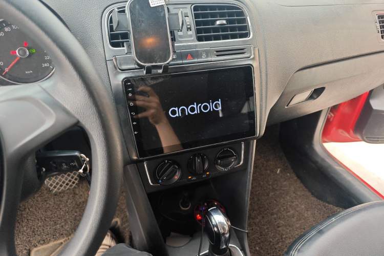 Used Volkswagen Polo 2014 1.6L Automatic Comfort Edition
