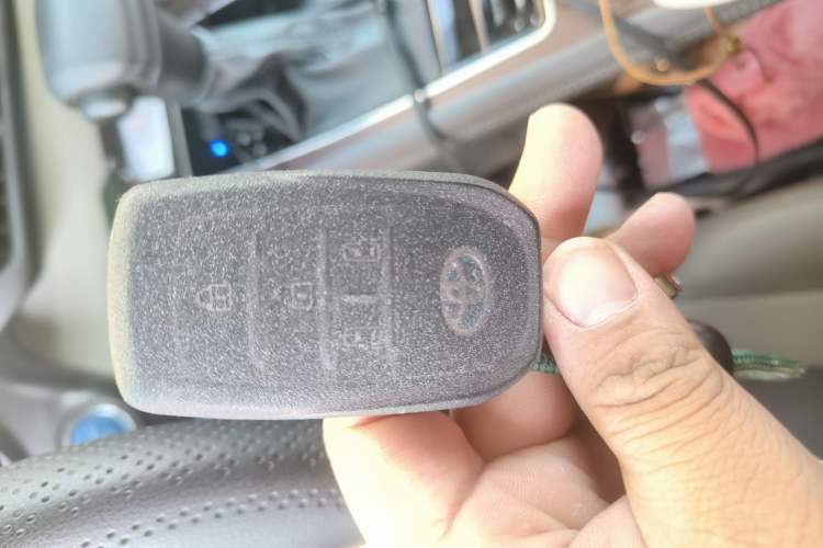 Used Toyota Granvia 2024 2.5L Hybrid Luxury Edition
