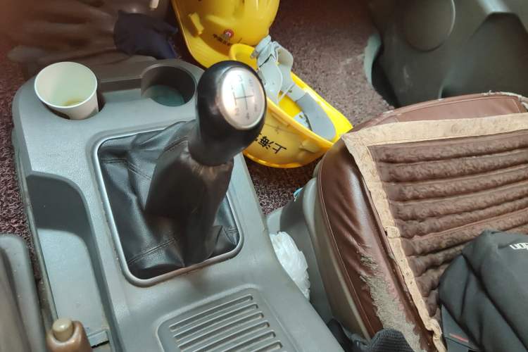 Used FORTHING Lingzhi 2013 M3 1.6L 7-Seater Luxury Model
