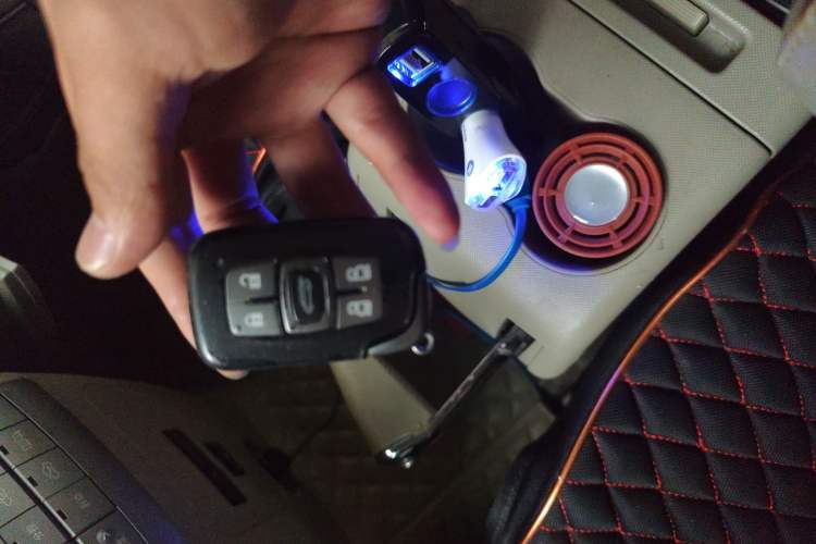 Used BYD M6 2013 2.4L Manual Luxury Model
