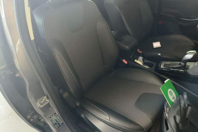 Used Ford Focus 2012 Sedan 1.6L Automatic Fashion Edition