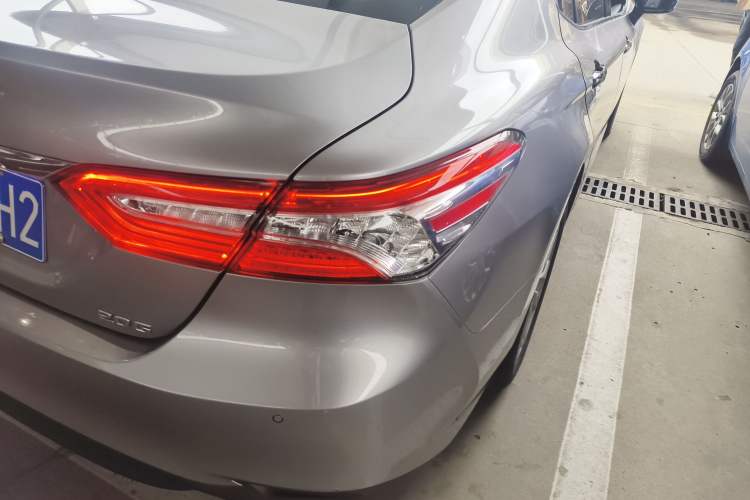 Used Toyota Camry 2021 2.0G Luxury Edition
