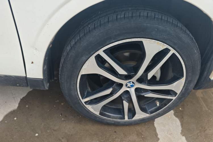 Used Venucia T90 2017 2.0L CVT Leading Edition Right Front Wheel Hub