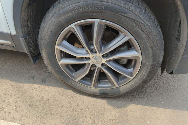 Used Geely Auto Emgrand X7 Sport 2020 1.8TD DCT Two-Wheel Drive Zhiya Model
