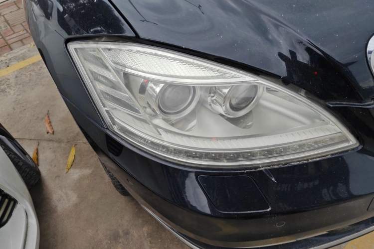 Used Mercedes-Benz S-Class 2010 S 400 L HYBRID Right Front Headlight