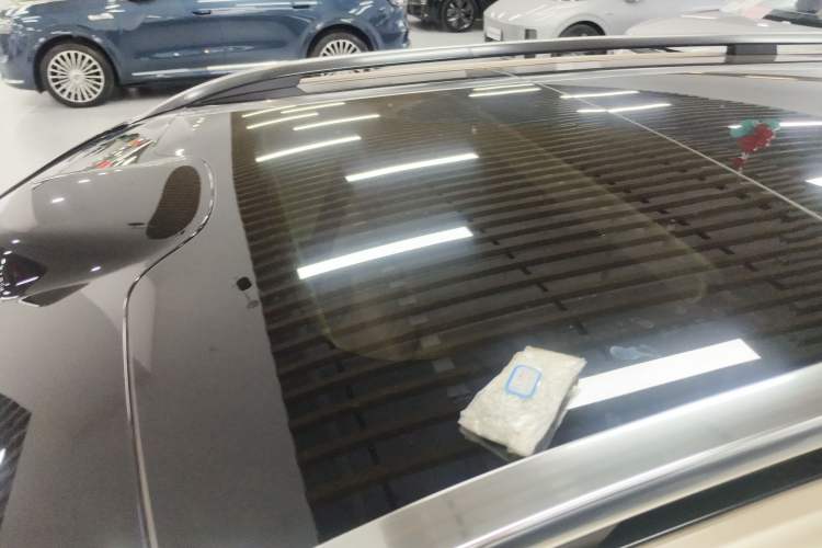 Used Hima AITO M9 2025 Extended-Range Ultra Version 52 kWh 6-Seater
