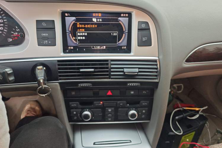 Used Audi A6L 2011 2.0 TFSI Automatic Standard Edition Audio And AC Panel