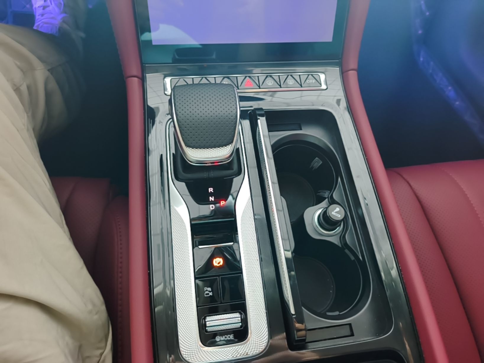 Hongqi H5 PHEV 2025 130 Super Hybrid Version — снимка 18