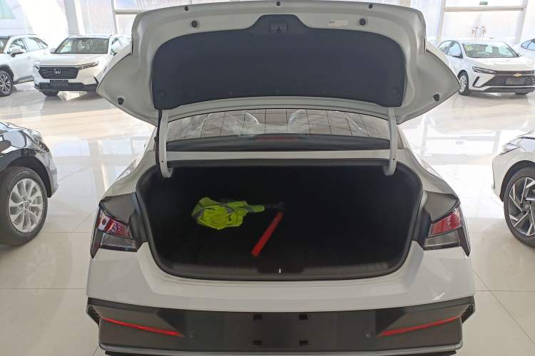 Used Hyundai Elantra 2023 1.5L CVT GLX Elite Edition
