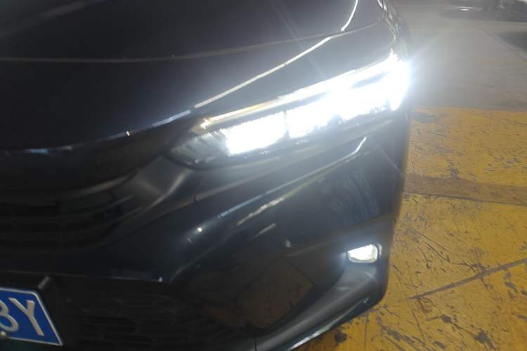 Used Honda Civic 2023 240TURBO CVT Dynamic · Center Stage Special Edition