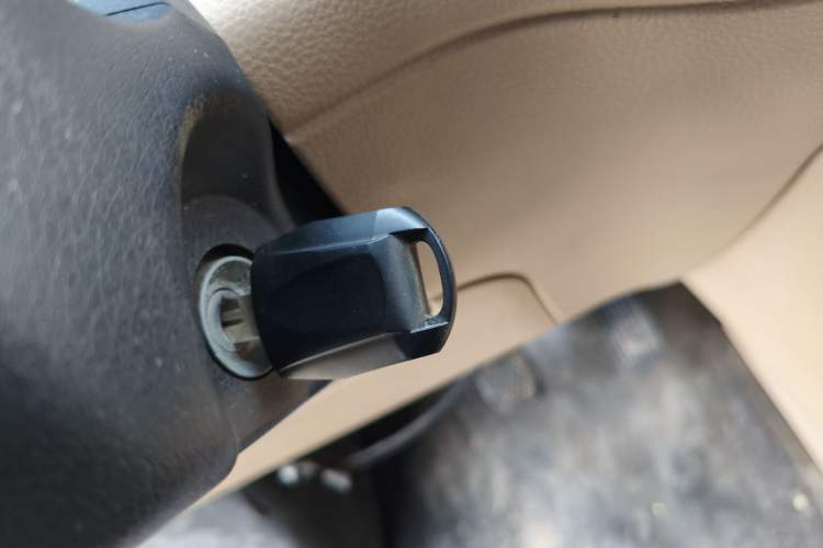 Used CHANGAN KUAYUE Xing V5 EV 2021 Luxury 7-Seater Passenger Van with Lingdian System Vehicle Key