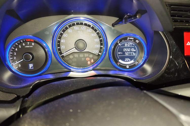 Used Honda City 2017 1.5L CVT Elite Edition Odometer Close Up