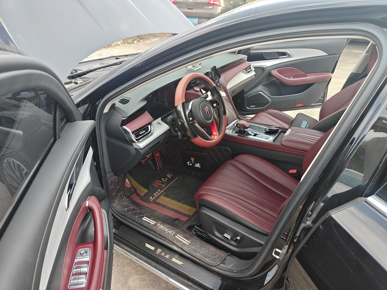 Hongqi H5 2025 2.0T Automatic Flag Edition – 500 000 Units Commemorative Version — снимка 16