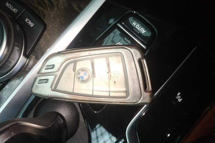 Used BMW 5 Series 2022 Second Facelift 525Li M Sport Package Vehicle Key