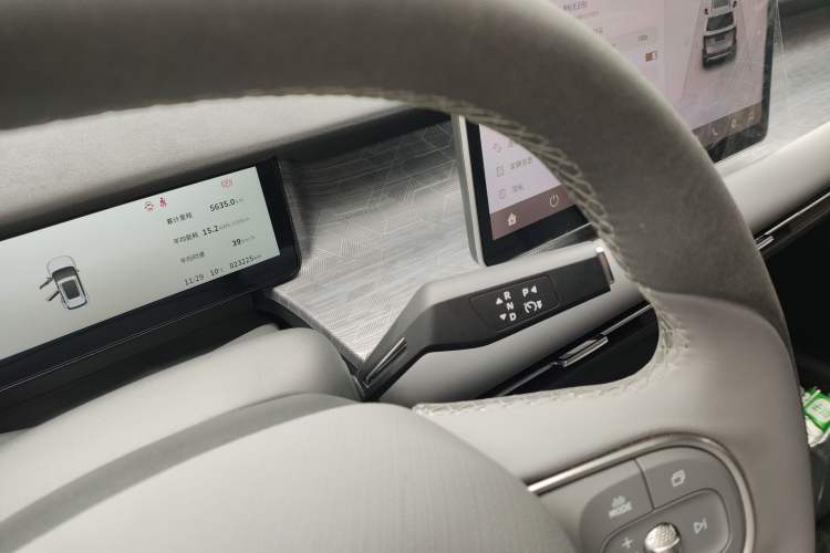 Used Dongfeng NAMMI 06 2025 401 Pro
