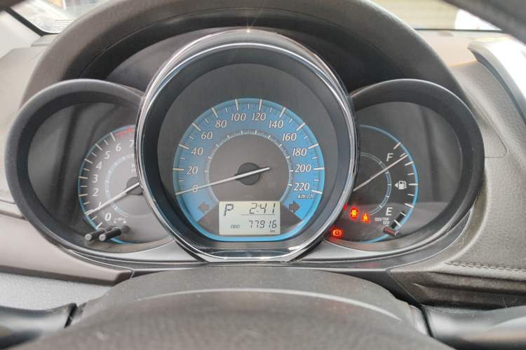 Used Toyota YARiS L Zhi Xuan 2015 1.5E Automatic Charm Edition Odometer Close Up