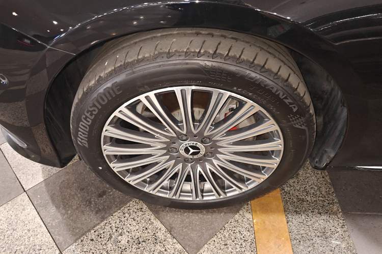 Used Mercedes-Benz E-Class 2023 Facelift E 260 L
