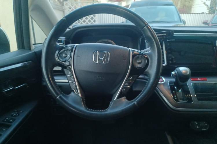Used Honda Elysion 2016 2.4L Luxury Edition
