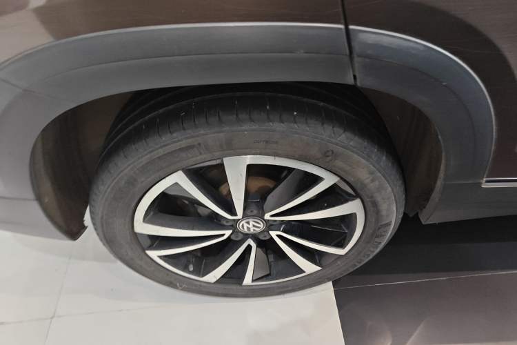 Used Volkswagen Tharu 2019 330TSI Four-Wheel Drive Luxury Edition China VI Standard Right Rear Wheel Hub