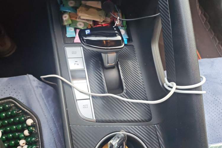 Used Hyundai Elantra 2022 1.5L CVT LUX Prestige Edition Gear Lever