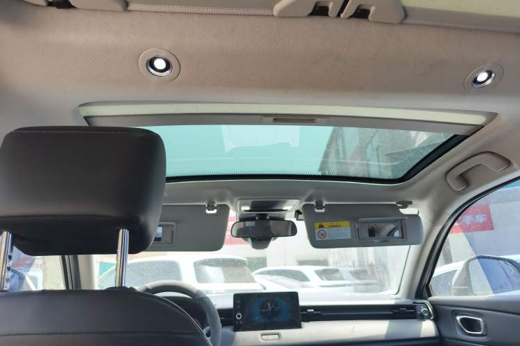 Used Honda Vezel 2023 1.5L CVT Tech Edition
