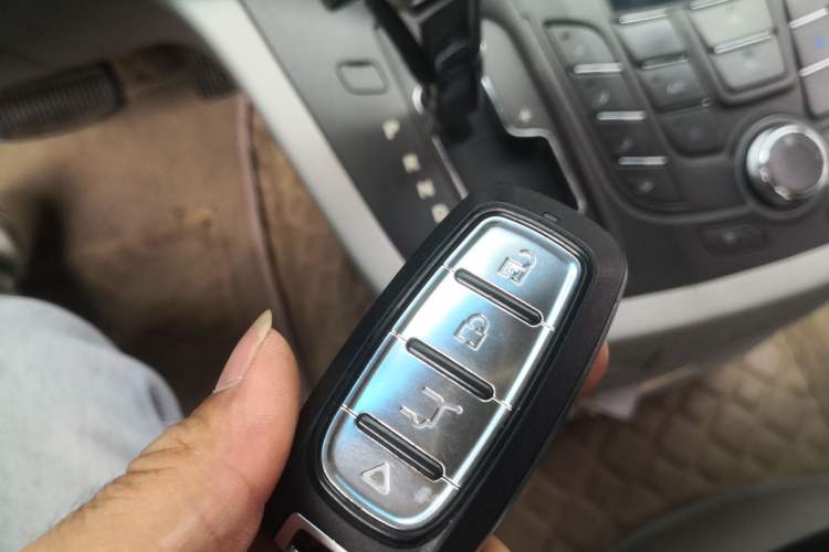 Used JAC Refine M5 2016 2.0T Gasoline Automatic Business Edition