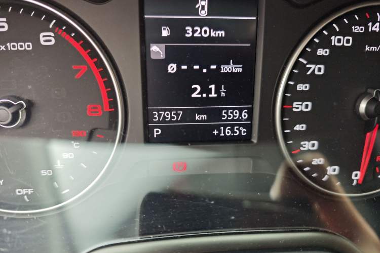 Used Audi Q2L 2020 35 TFSI Ambition Dynamic Edition Odometer Close Up