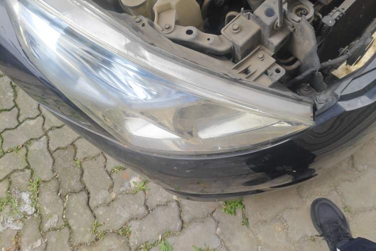 Used Nissan Teana 2011 2.0L XL Comfort Edition Right Front Headlight
