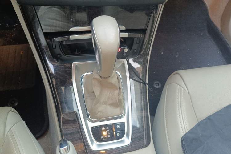Used Citroen C5 2014 2.0L Automatic Luxury Edition Gear Lever