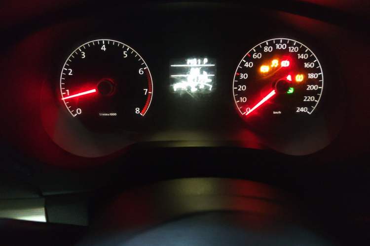 Used Volkswagen Sagitar 2012 1.6L Automatic Comfort Edition Instrument Cluster