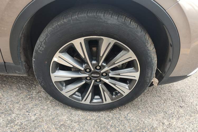 Used Lincoln Corsair 2022 2.0T Four-Wheel Drive Luxury Edition Right Front Wheel Hub