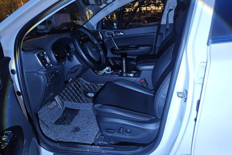 Used Kia KX5 2016 1.6T Automatic Two-Wheel Drive DLX Left Front Seat