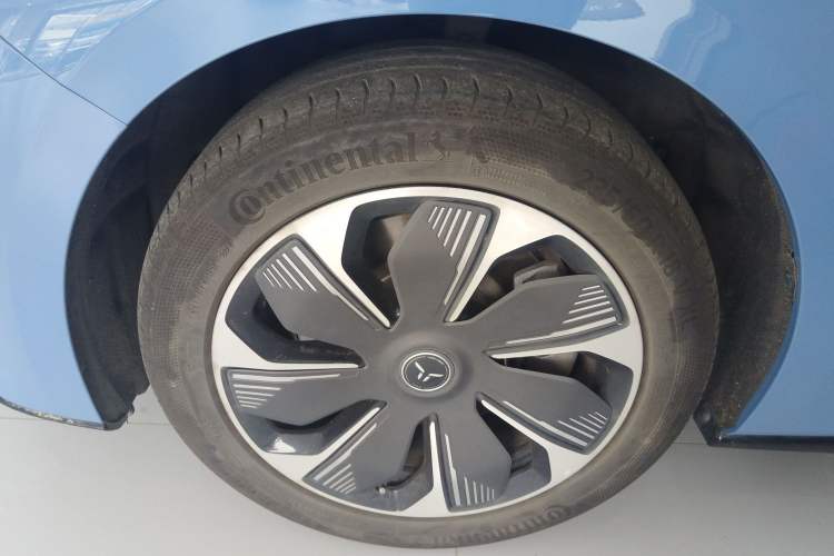 Used Hongqi Tiangong 05 2025 750 Smart Selection Left Front Wheel Hub