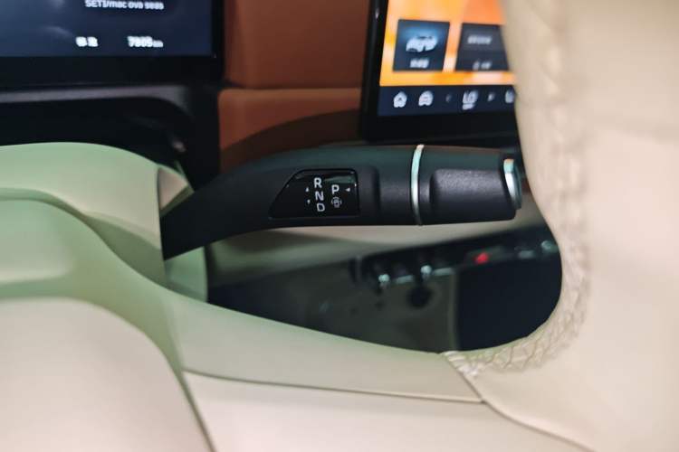 Used ORA Good Cat 2025 Model, 430 km Prestige Version
