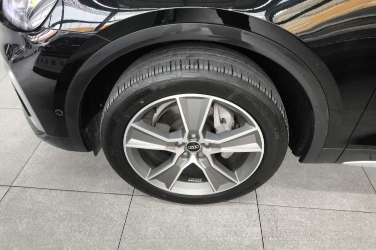 Used Audi Q5L 2022 45T Luxury Elegant Model
