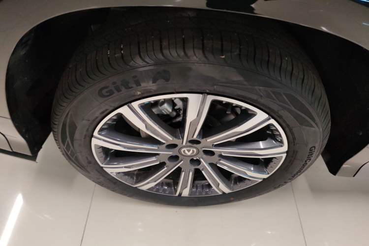 Used CHANGAN CS75 PLUS 2024 3rd Generation Champion Edition 1.5T Intelligent Drive Dynamic Model