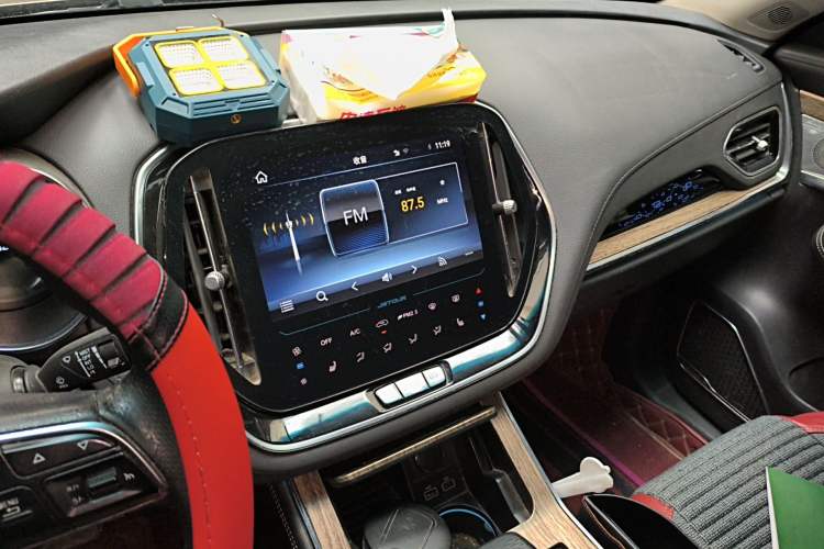 Used JETOUR X70 2020 1.5T DCT Luxury Edition 6 Seats